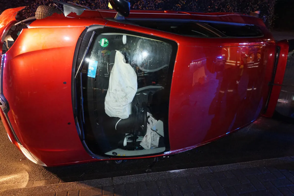 Ratingen-Lintorf - Schwerer Verkehrsunfall mit 2 Verletzten