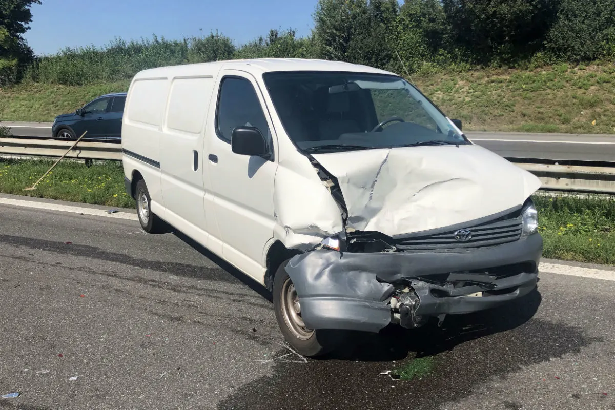 Rothenburg/Sempach LU - Polizei zeigt filmende Autofahrer nach Unfall an