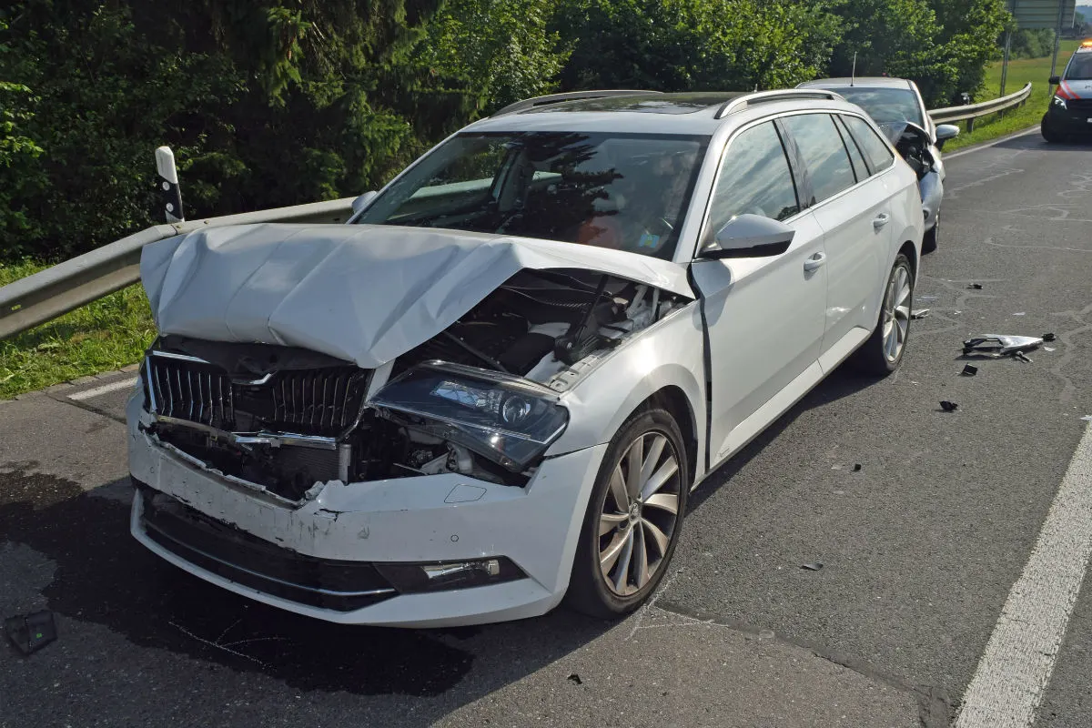Emmenbrücke LU - Auffahrkollision zwischen drei Autos 