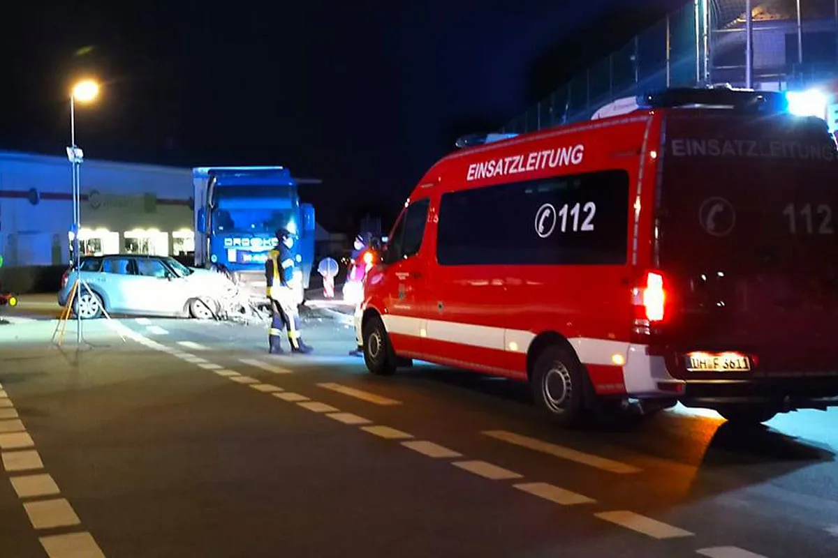 Wagenfeld - Mann kracht in LKW - tot!