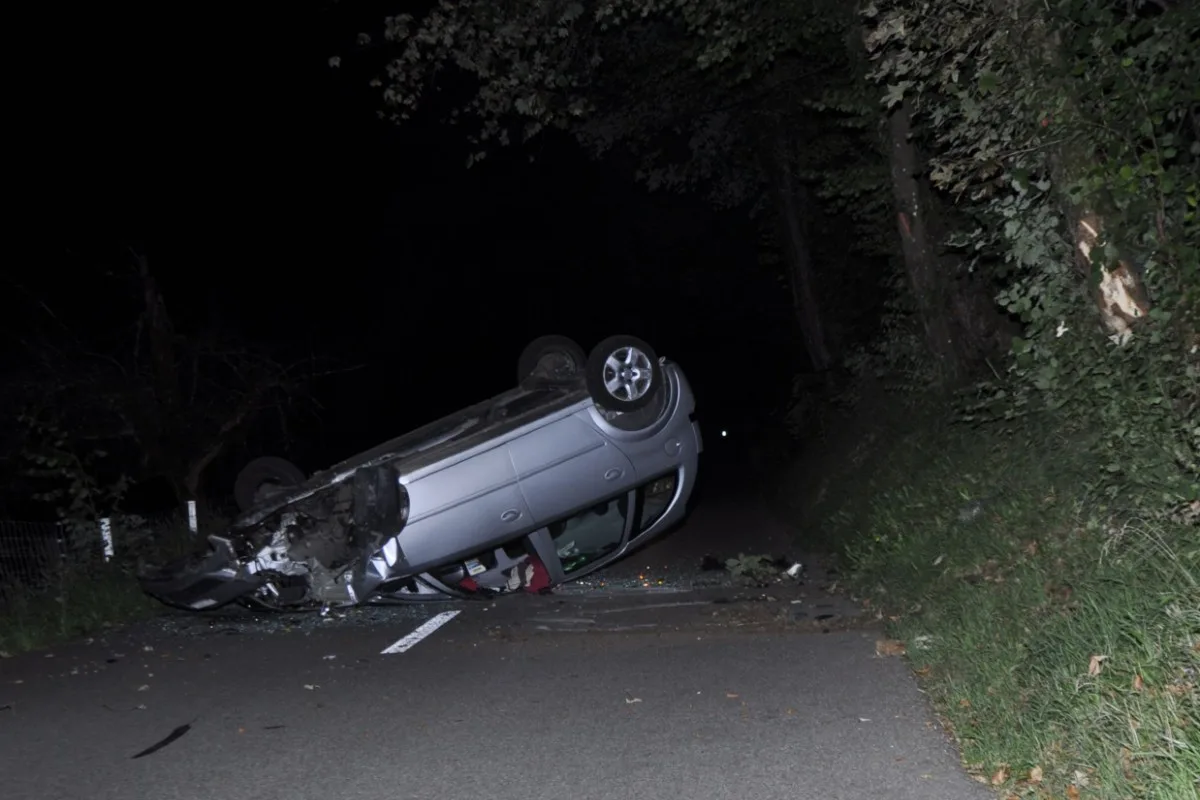 Spektakulärer Unfall in Nuglar SO - Einem Tier ausgewichen - Totalschaden