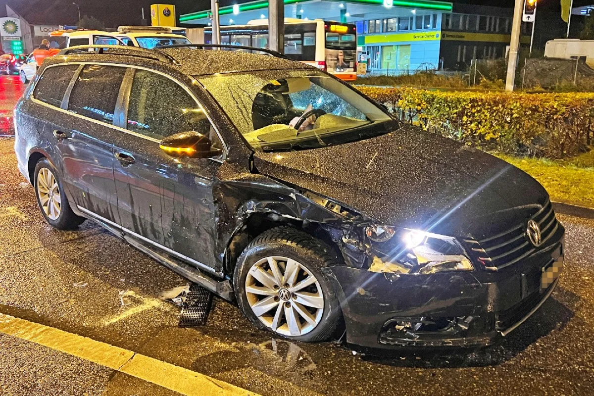 St. Gallen - Unfall mit hohem Sachschaden auf der Zürcher Strasse