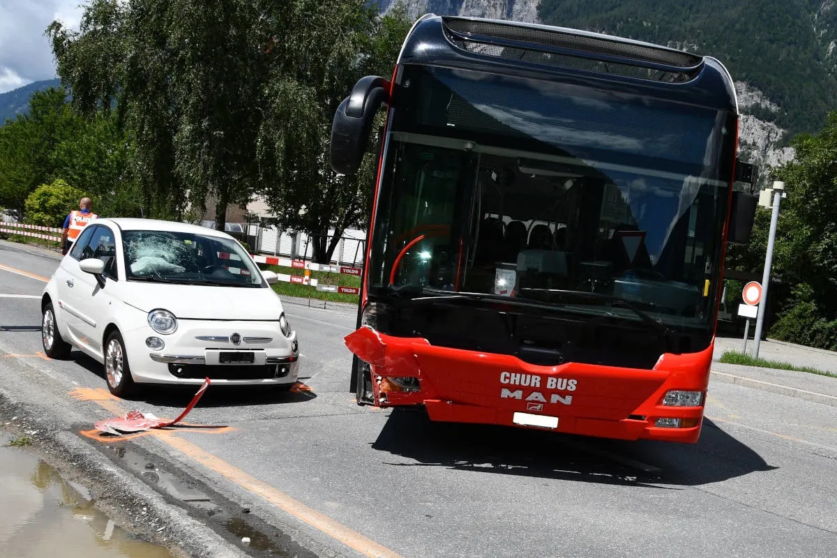 Stadt Chur – Unfall zwischen Bus vu Chur und Auto
