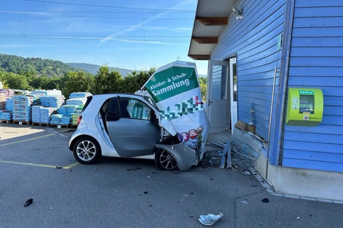 Weiach ZH – Lenker bei Unfall schwer verletzt