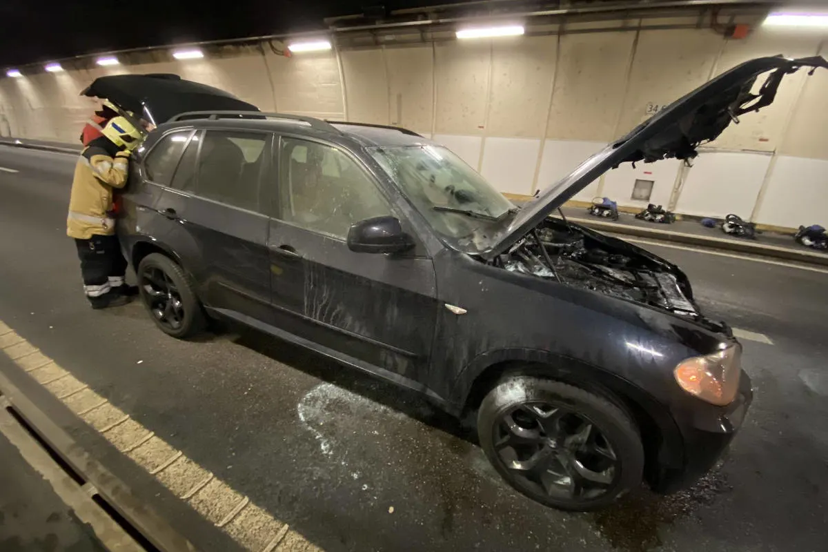 A2 Eptingen BL – Personenwagen bei Brand stark beschädigt