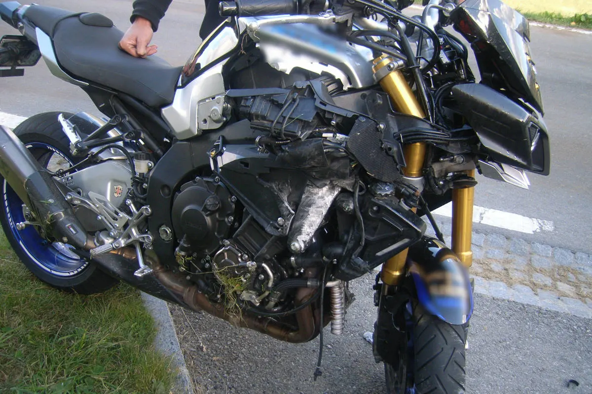 Kanton Uri – Verkehrsunfälle mit Motorrädern auf Urner Strassen am Sonntag