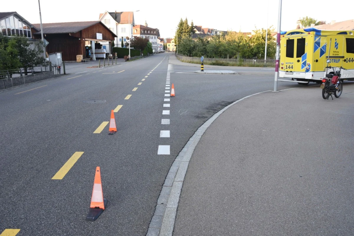 Gossau SG - Auto beim Überholen mit Mofa kollidiert