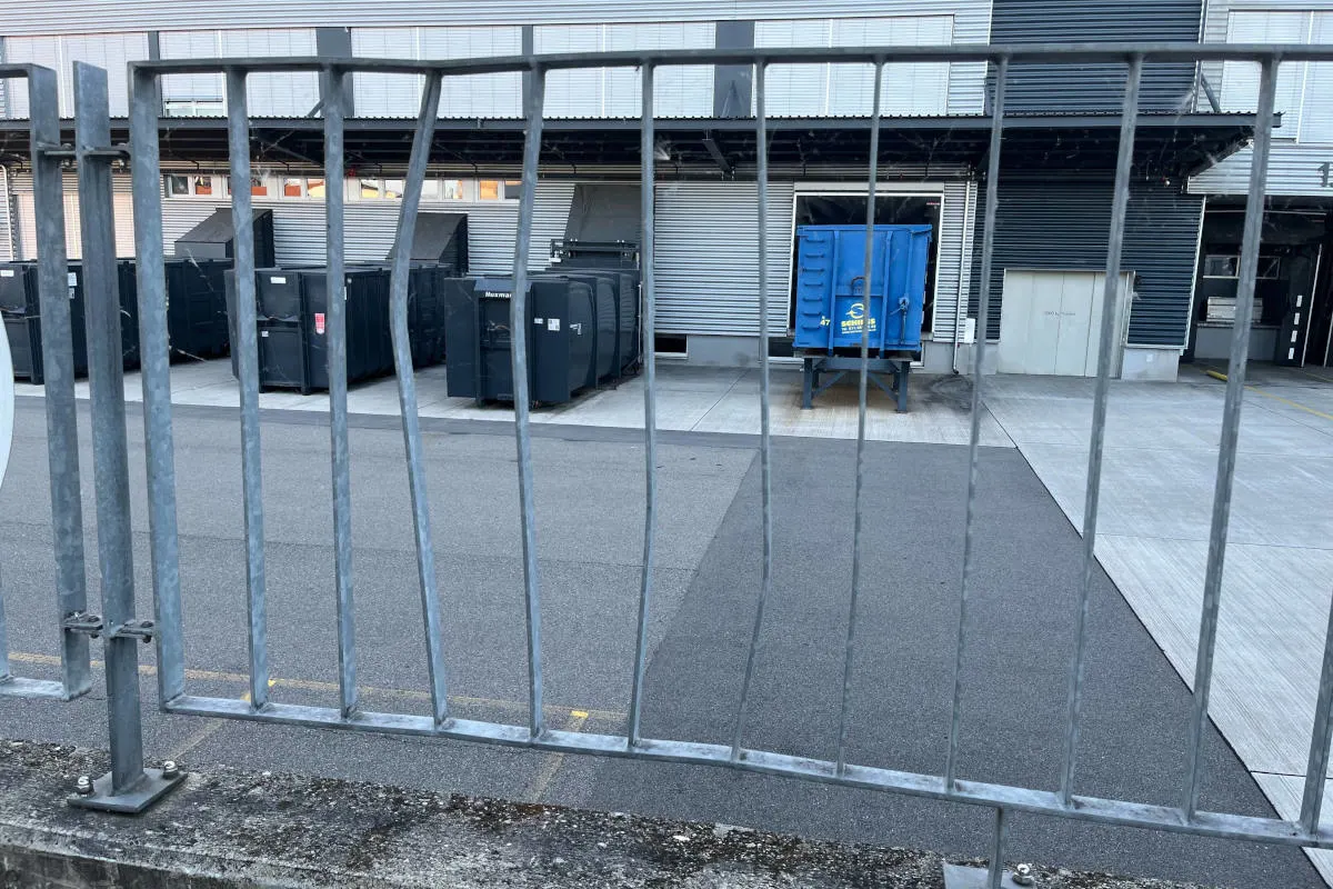 Oberbüren SG – Fahrunfähig in Geländer geprallt und geflüchtet