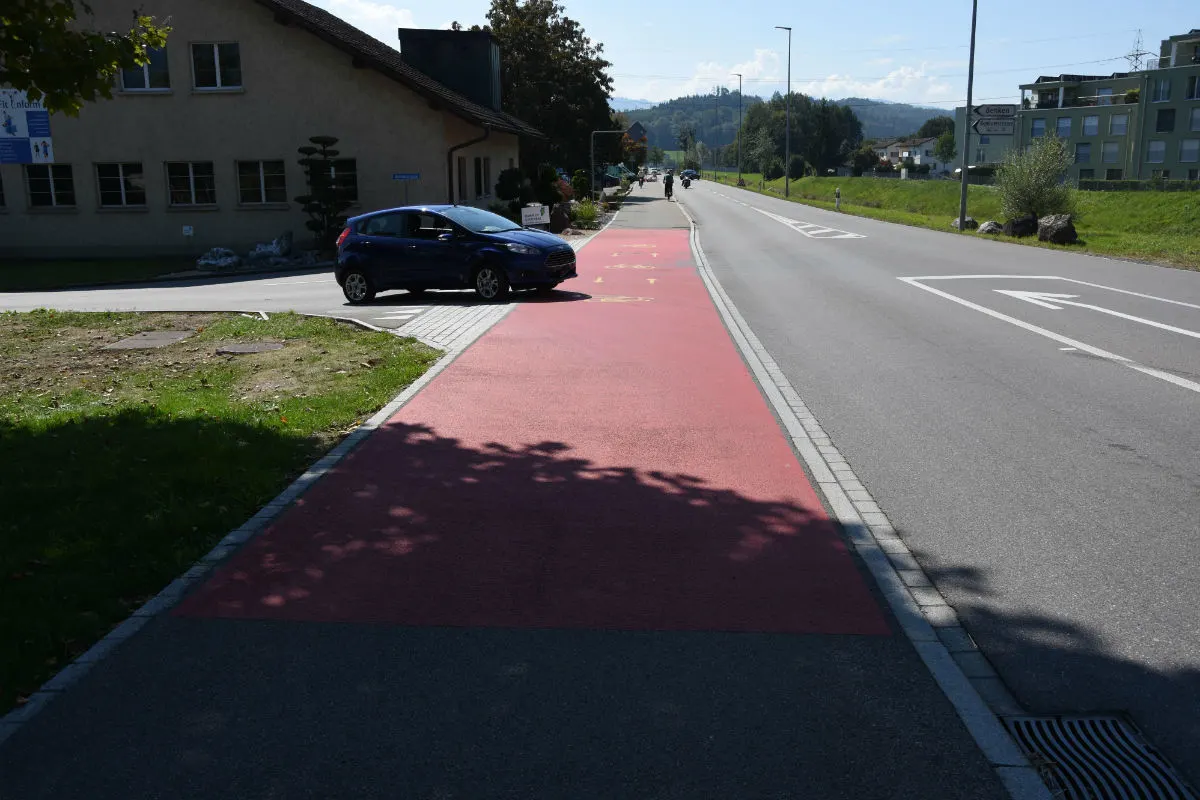 Uznach SG - Auto gegen Velofahrer geprallt