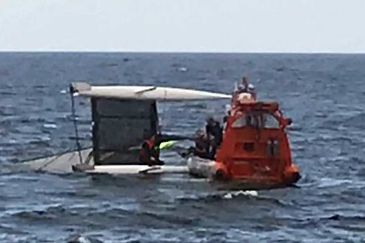 Kühlungsborn - Zollboot "Hiddensee" leistet Hilfe bei Sportbootunfall