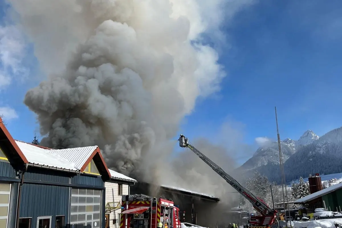 Château-d'Oex VD – Brand in einer Gewerbeliegenschaft