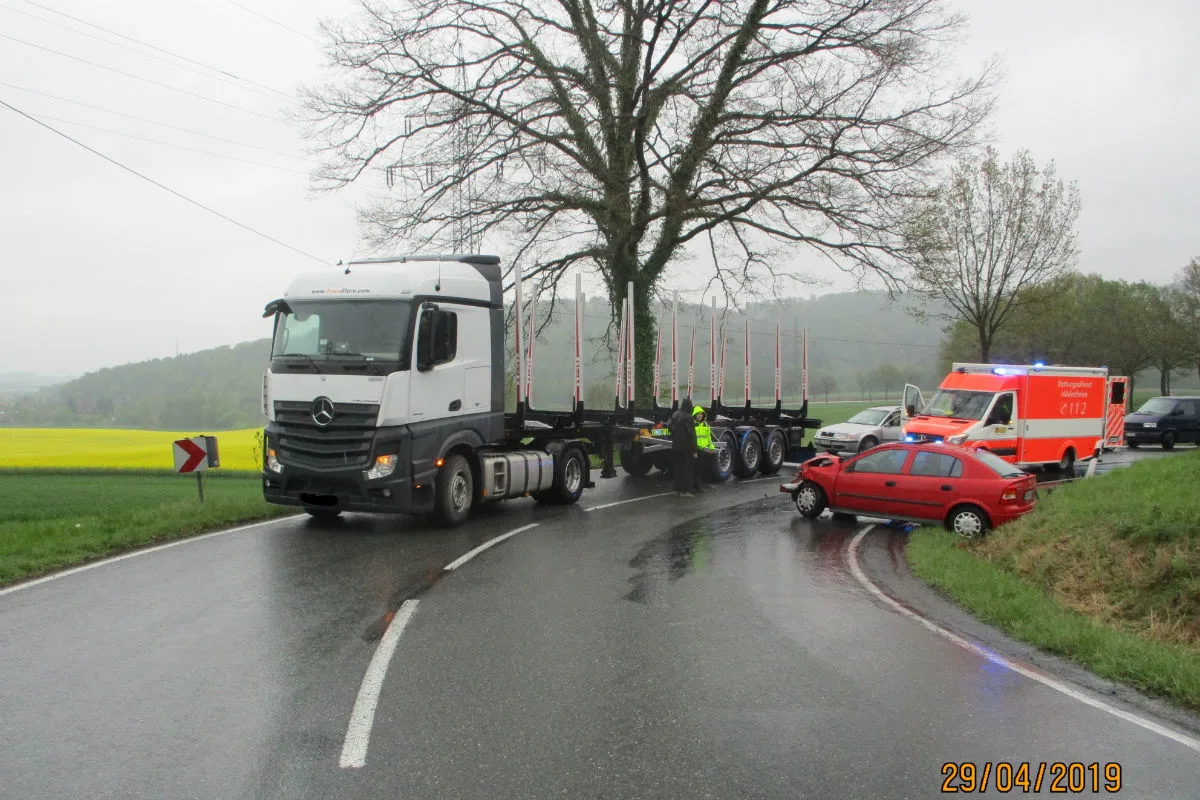 Vier Verletzte bei Unfall am Roten Berg