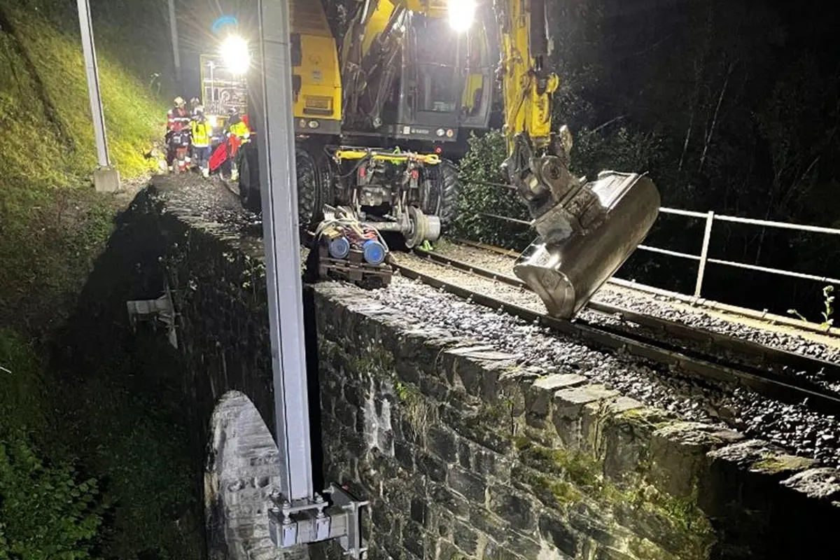 Molinis GR – Arbeiter bei Sturz von Brücke verletzt