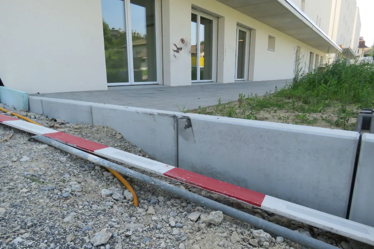 Safenwil AG - Motorradfahrerin verunfallt