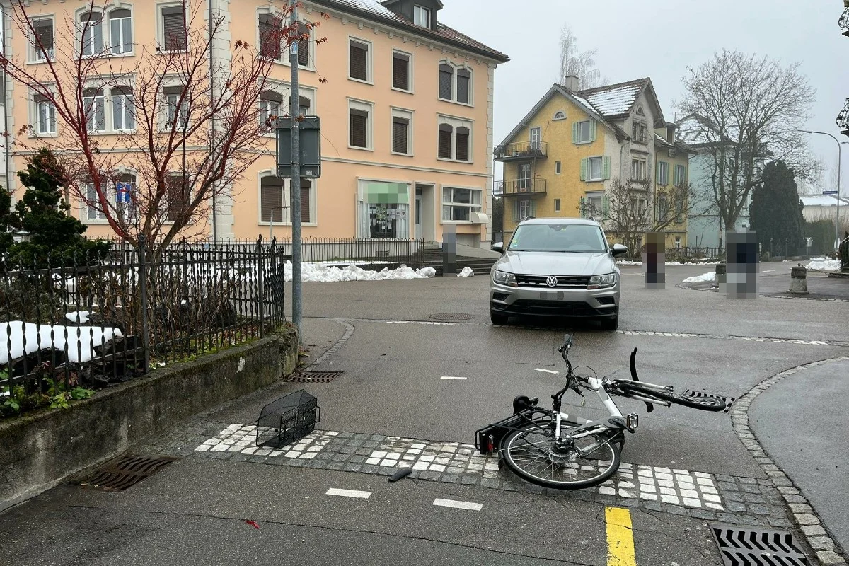 Wil SG - Unfall zwischen Mann in Auto und E-Bike Fahrerin