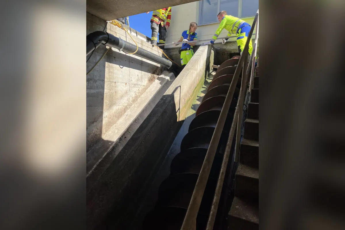 Rüthi SG – Bei Arbeitsunfall von Wasserförderschnecke eingeklemmt und schwer verletzt worden