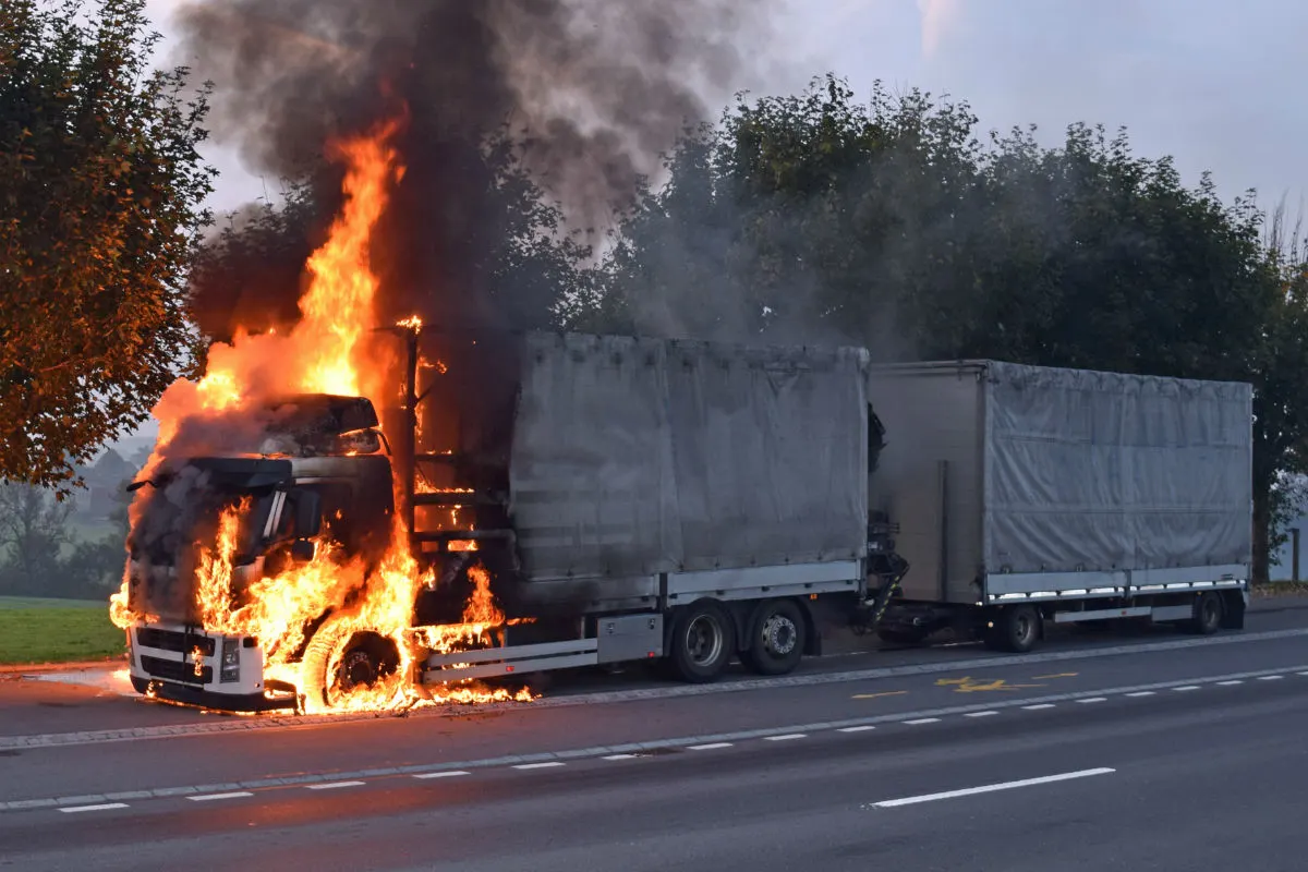 Sempach LU - Ein Lastwagen ging in Flammen auf