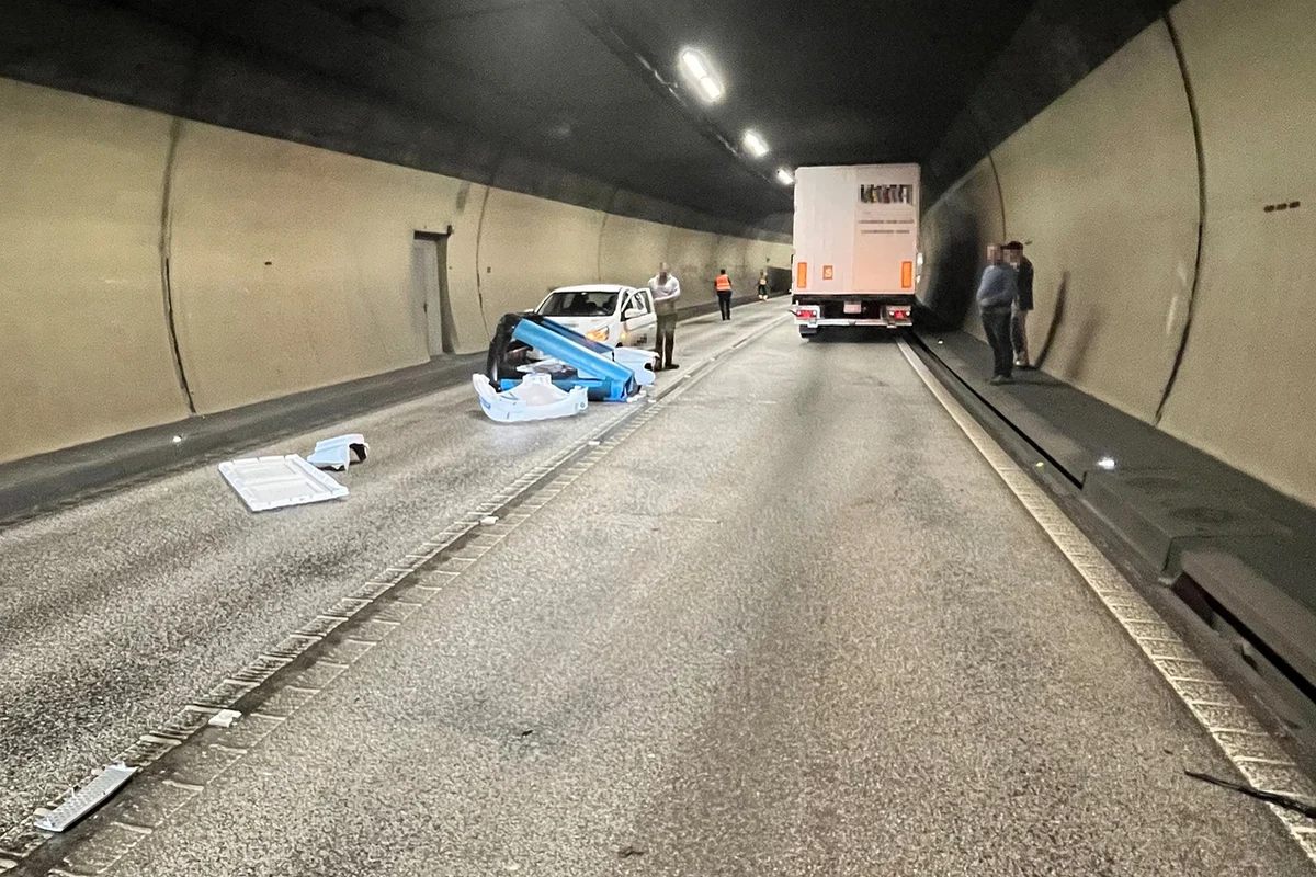 Sissach BL - WC-Häuschen während der Fahrt verloren