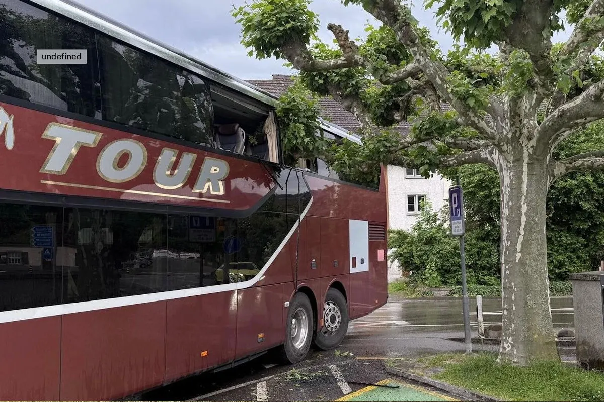 Stein am Rhein SH – Zwei Verletzte nach Kollision mit Bus