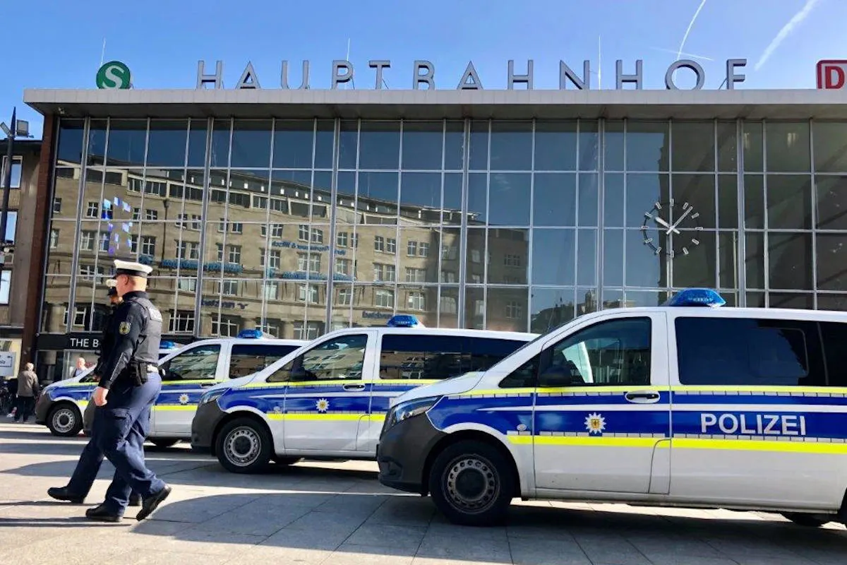 Fahrzeugdiebstahl in Köln - Schwarzer Porsche Cayenne wird gesucht - seit September bereits der siebte Porsche der verschwunden ist