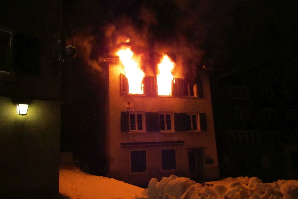 Nidfurn - Brandfall in leerem Haus