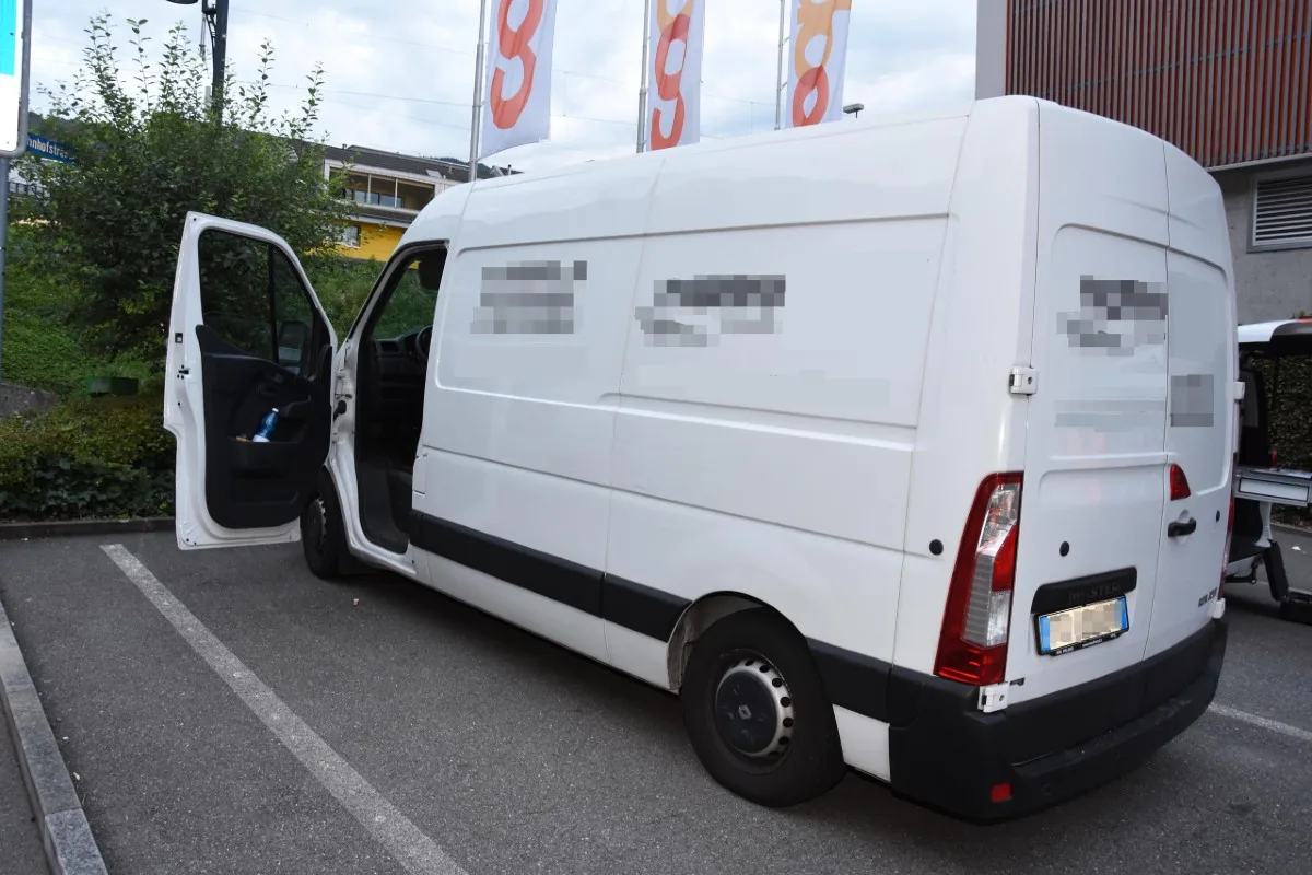 Hergiswil NW - 23 Flüchtlinge aus misslicher Lage befreit