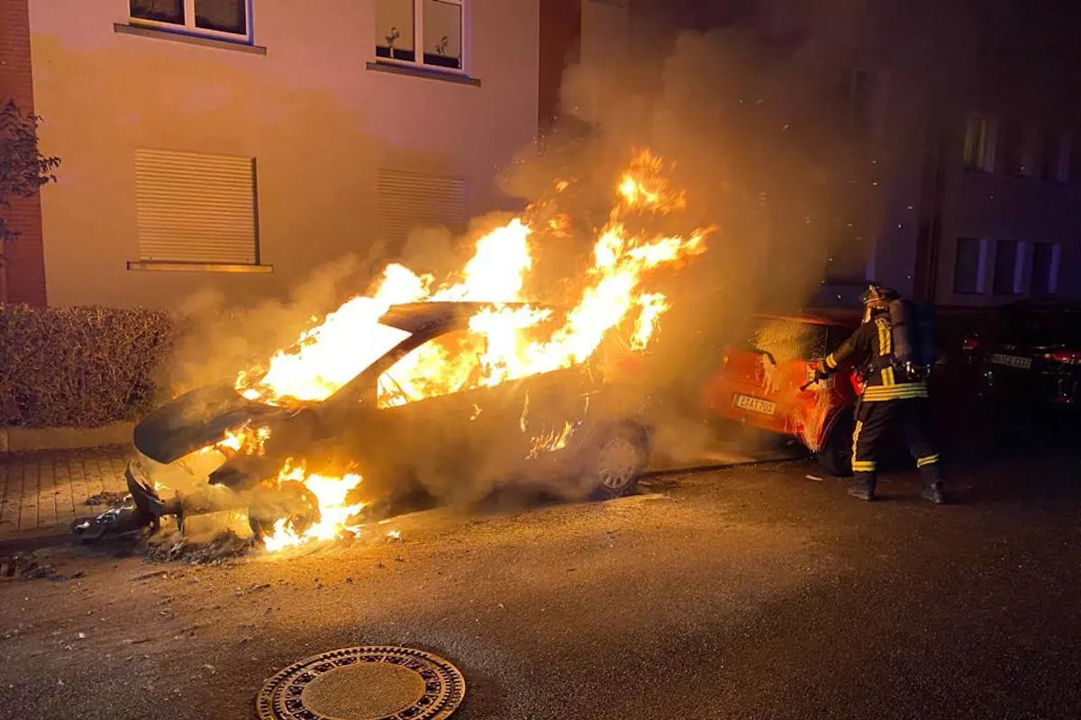 Brand in Dortmunder Innenstadt – Pkw in Flammen aufgegangen