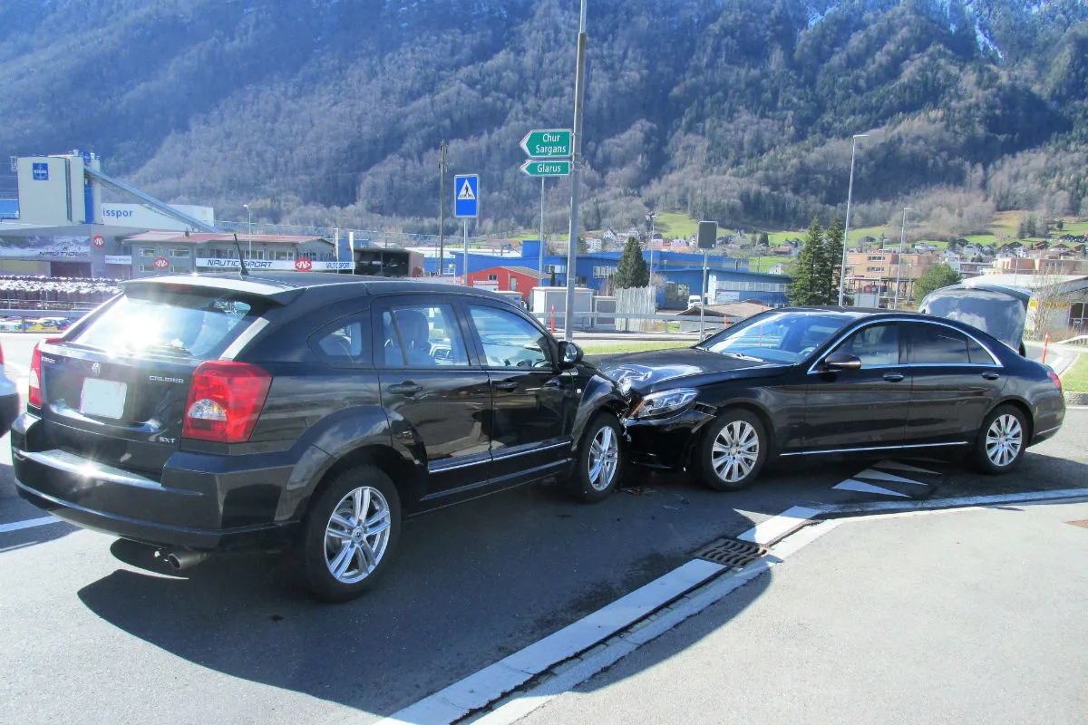 Bilten GL - Vortrittsberechtigtes Auto übersehen