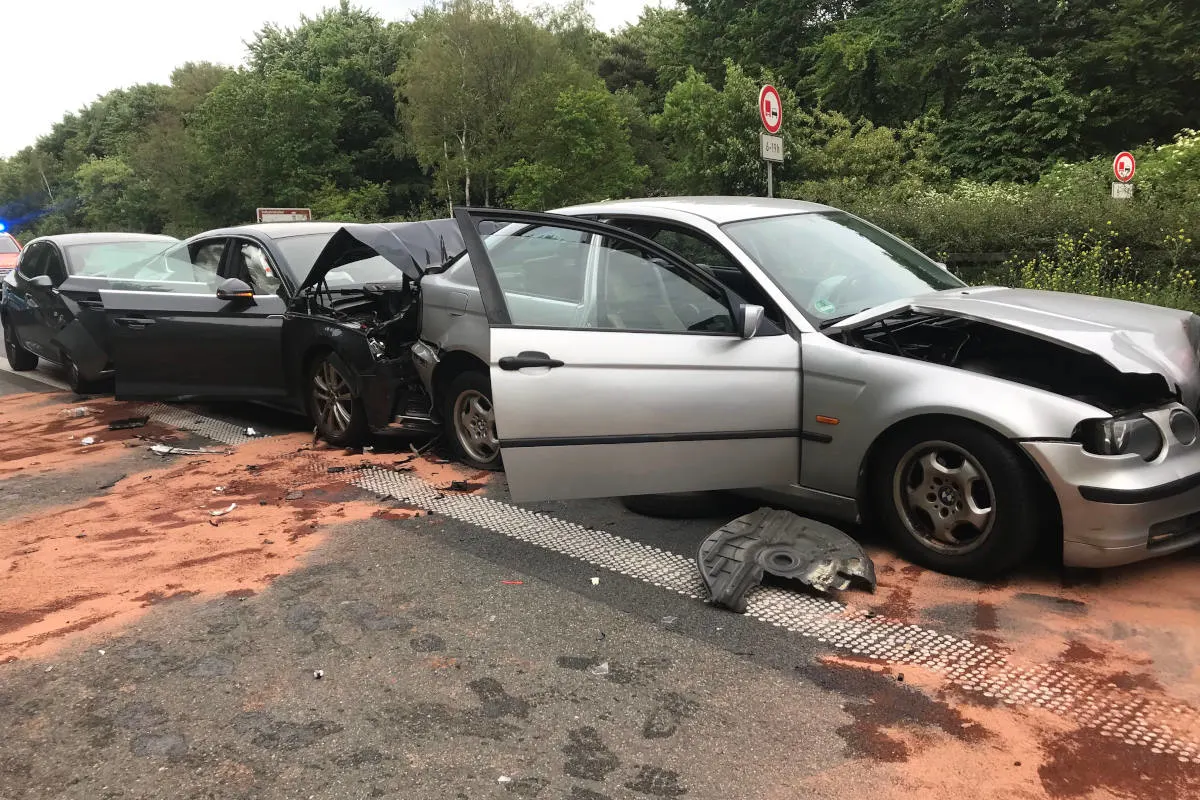 Verkehrsunfall mit 9 verletzten Personen auf der A31