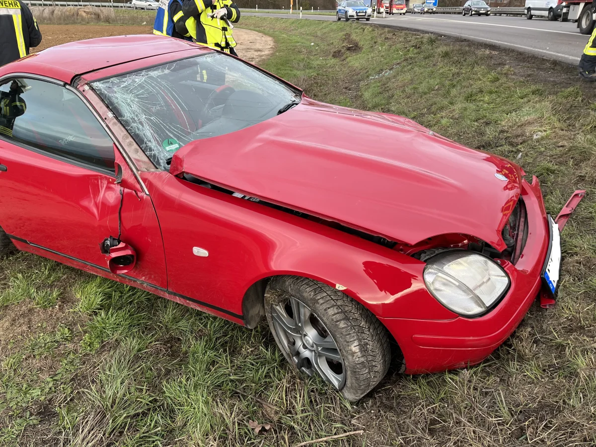 A65 Haßloch – Schwer verletzt durch Überschlag