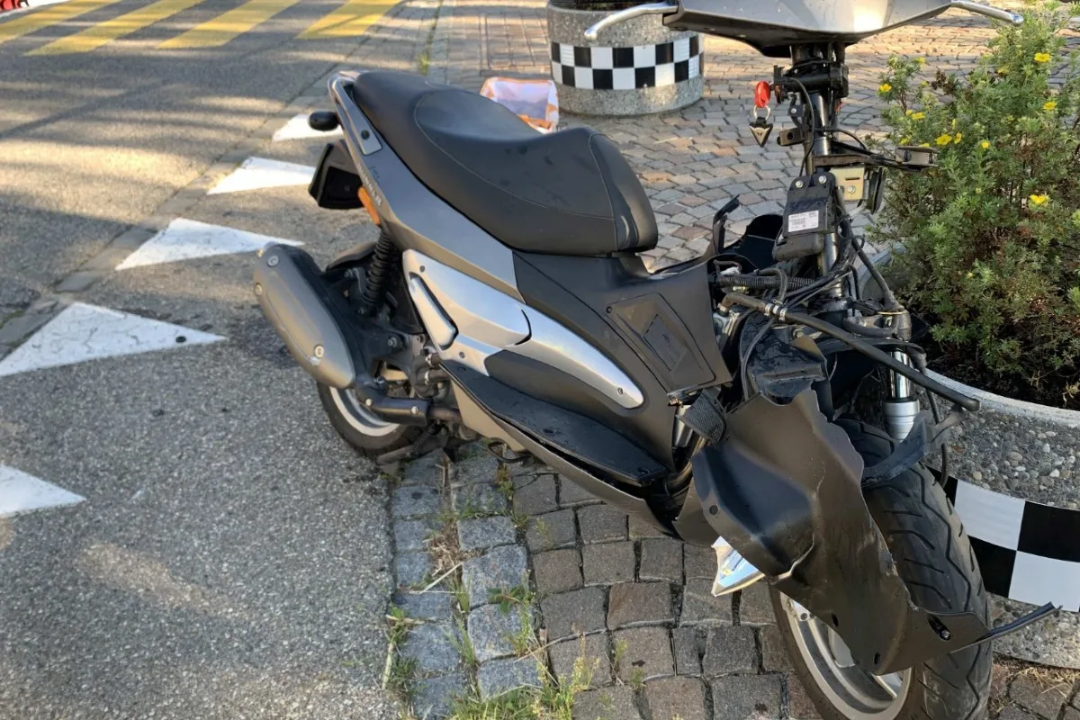 Herznach AG - Motorradlenker bei Auffahrunfall verletzt