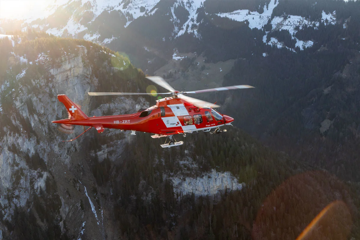 Rega fliegt 2025 mehr Einsätze und hilft täglich 36 Patienten