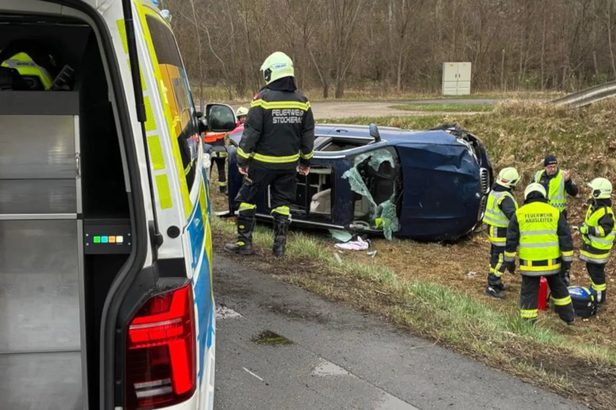 Unfall bei Hausleiten – Alkoholisierter Lenker überschlägt sich