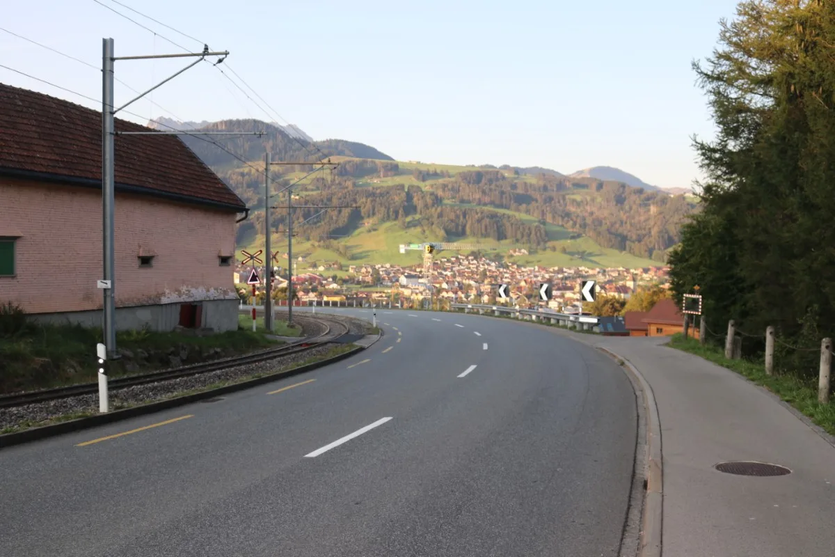 Zeugenaufruf aus Appenzell - Der Motorradlenker stürzte und verletzte sich am Bein