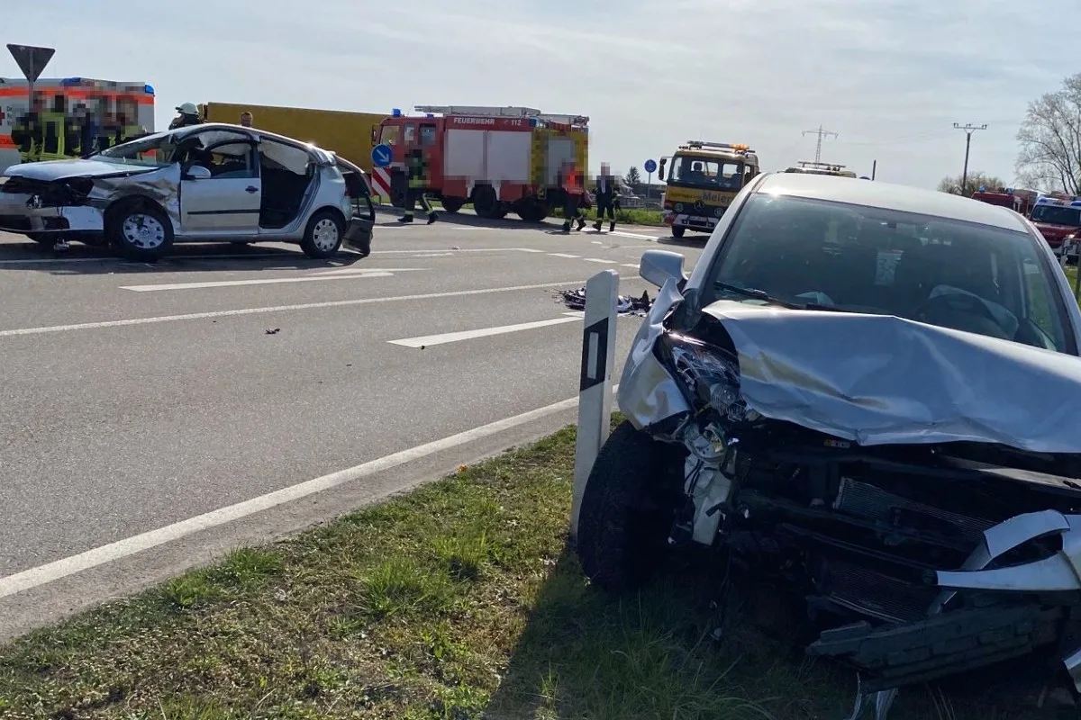 Geinsheim - Ältere Autofahrerin übersieht PKW - Schwerer Unfall auf der B39