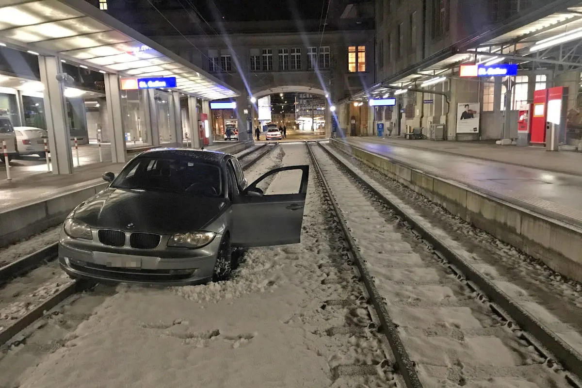 Stadt St.Gallen – Alkoholisiert auf Bahngleise gefahren