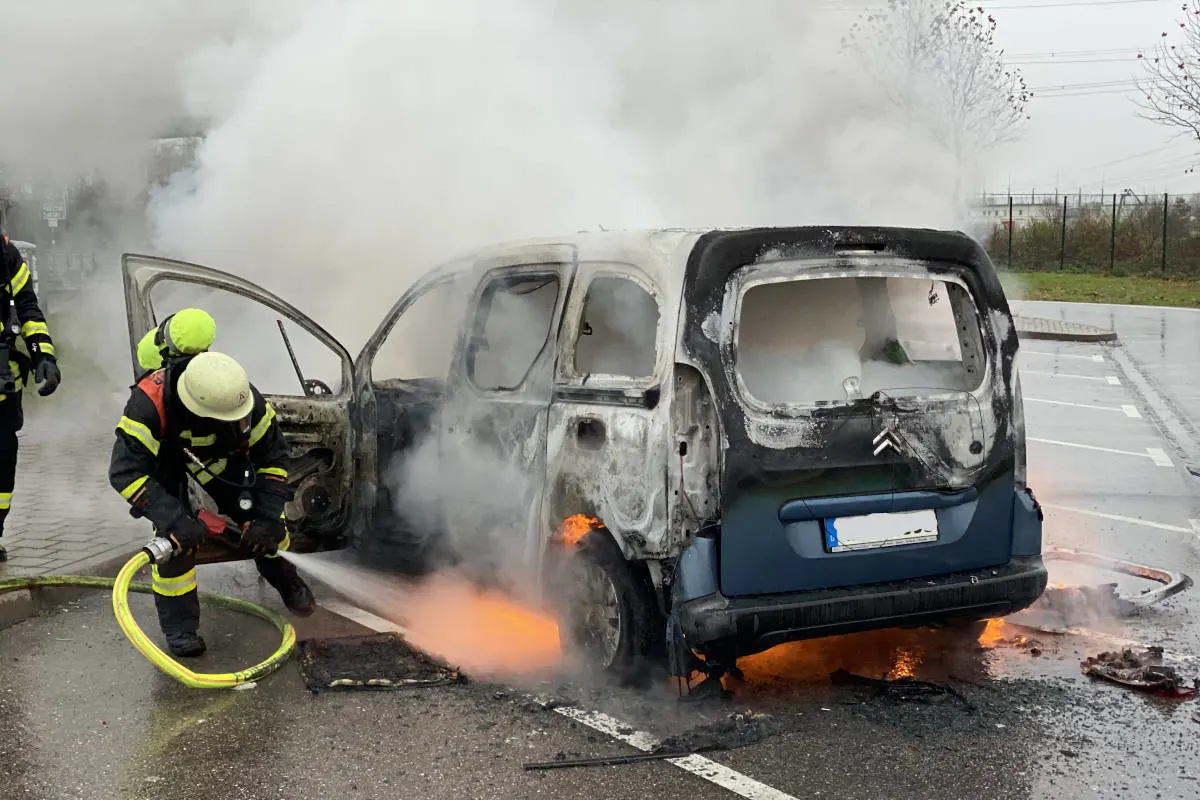 A5 Offenburg – Auf Autobahn-Parkplatz ausgebrannt