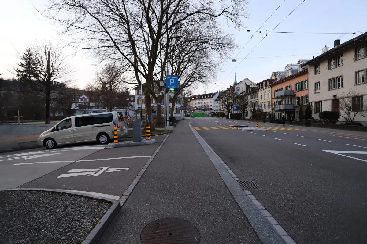 St. Gallen – Autofahrer kollidiert mit E-Trottinettfahrer