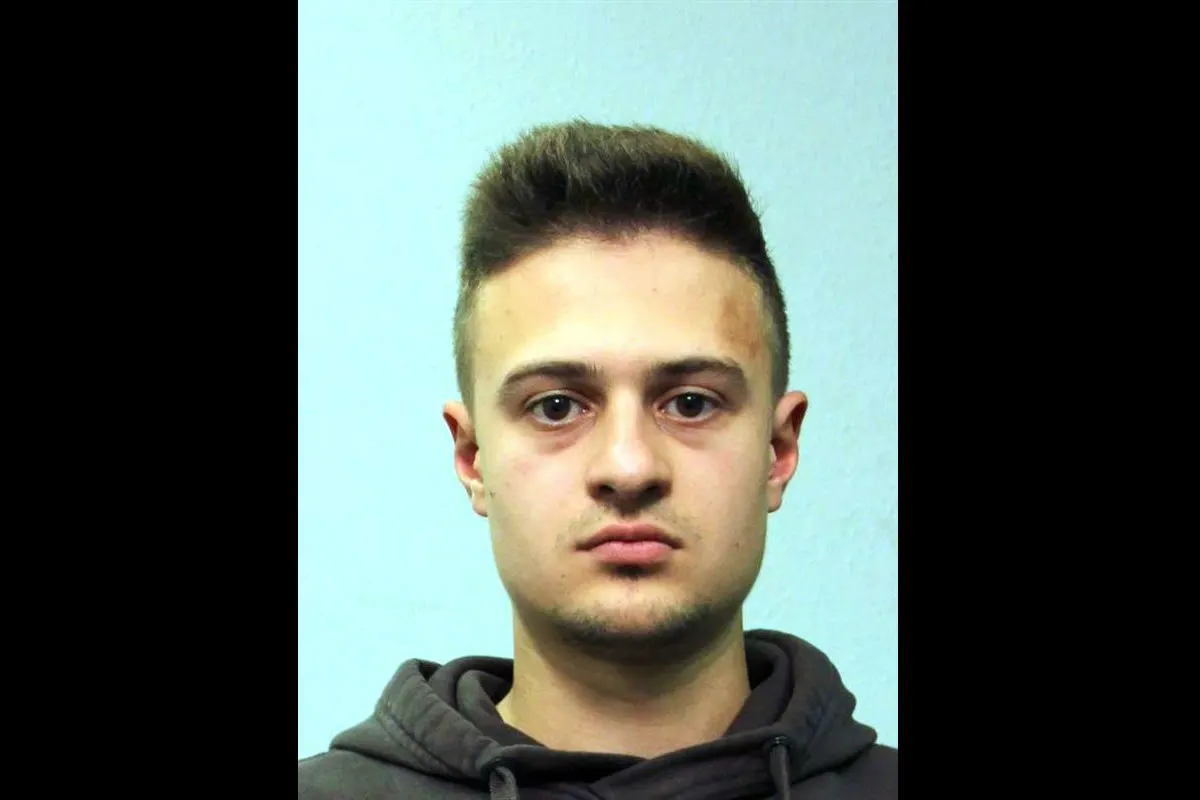 Mutmasslicher Serienbetrüger (22) gesucht 