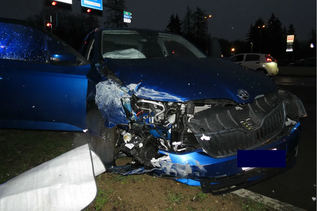Rheinfelden AG - Auto kracht in Mauer