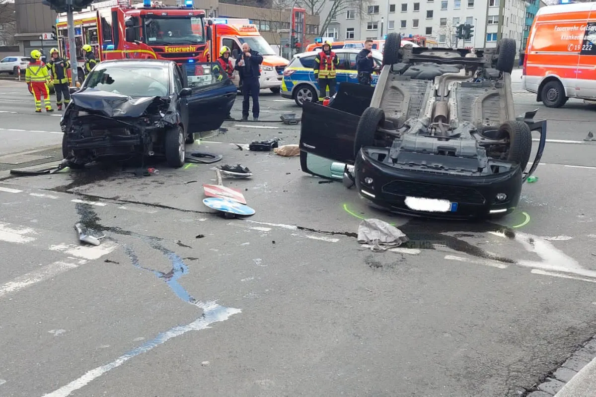 Gelsenkirchen – Schwerer Verkehrsunfall mit 4 verletzten Personen