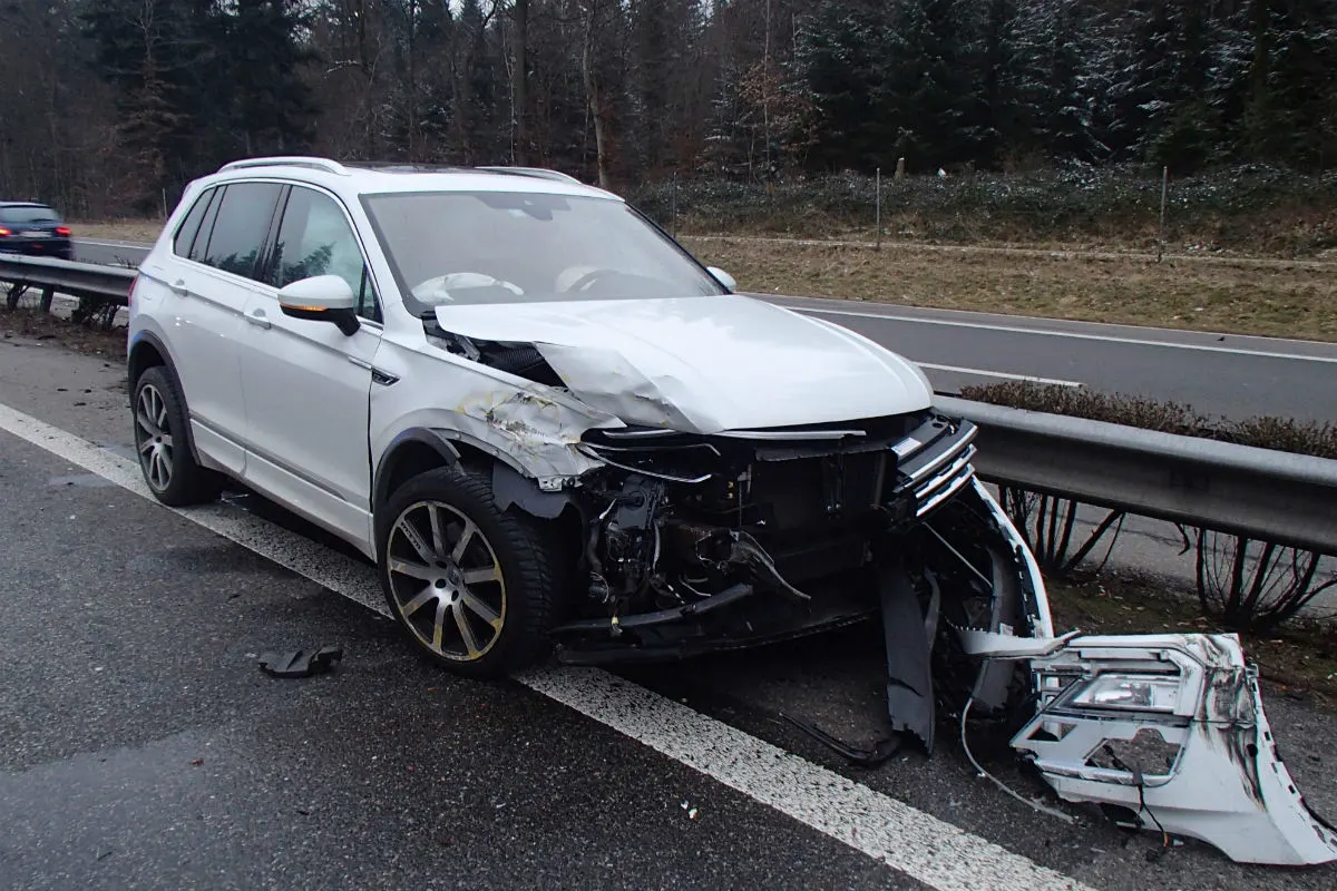 A1/Suhr AG - Kollision sorgt für Verkehrsbehinderungen
