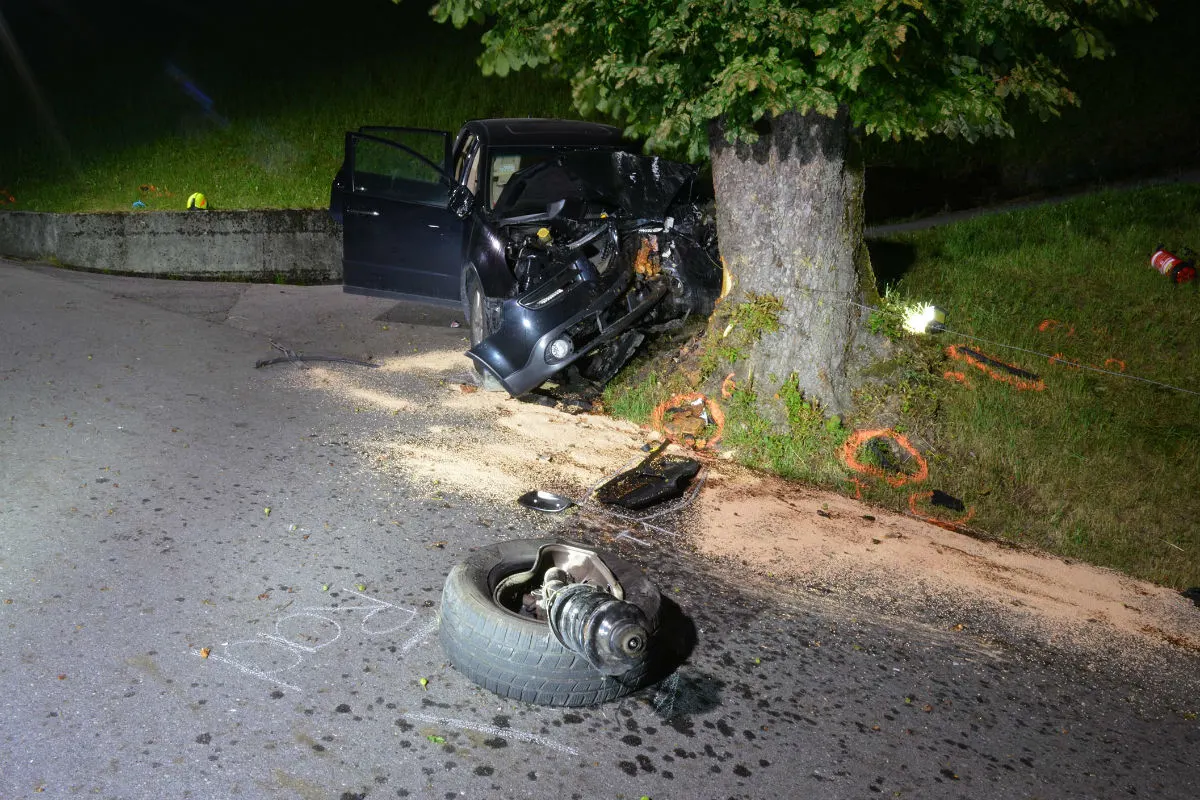 Dallenwil NW - Auf Strolchenfahrt verunfallt