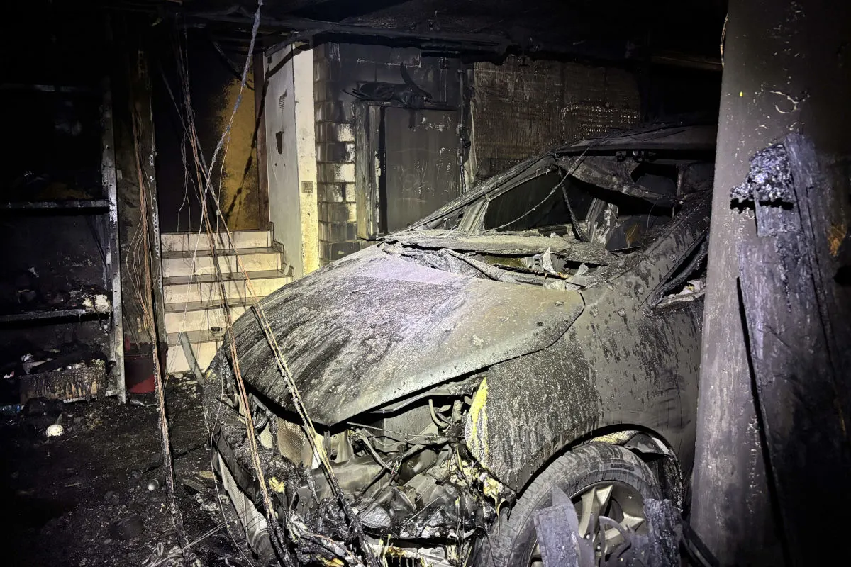 Oberlunkhofen AG – Jugendlicher bei Brand in Garage verletzt