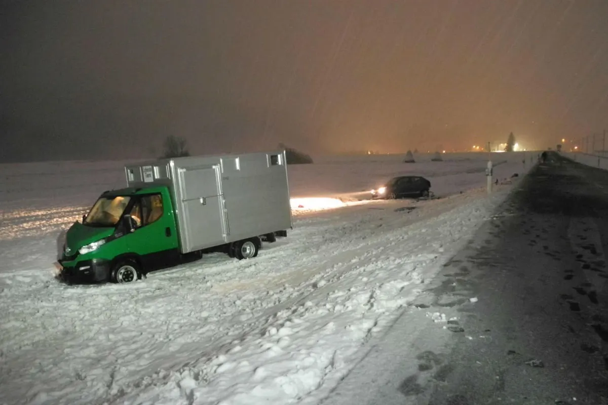 Bennau SZ - Kollision bei winterlichen Verhältnissen