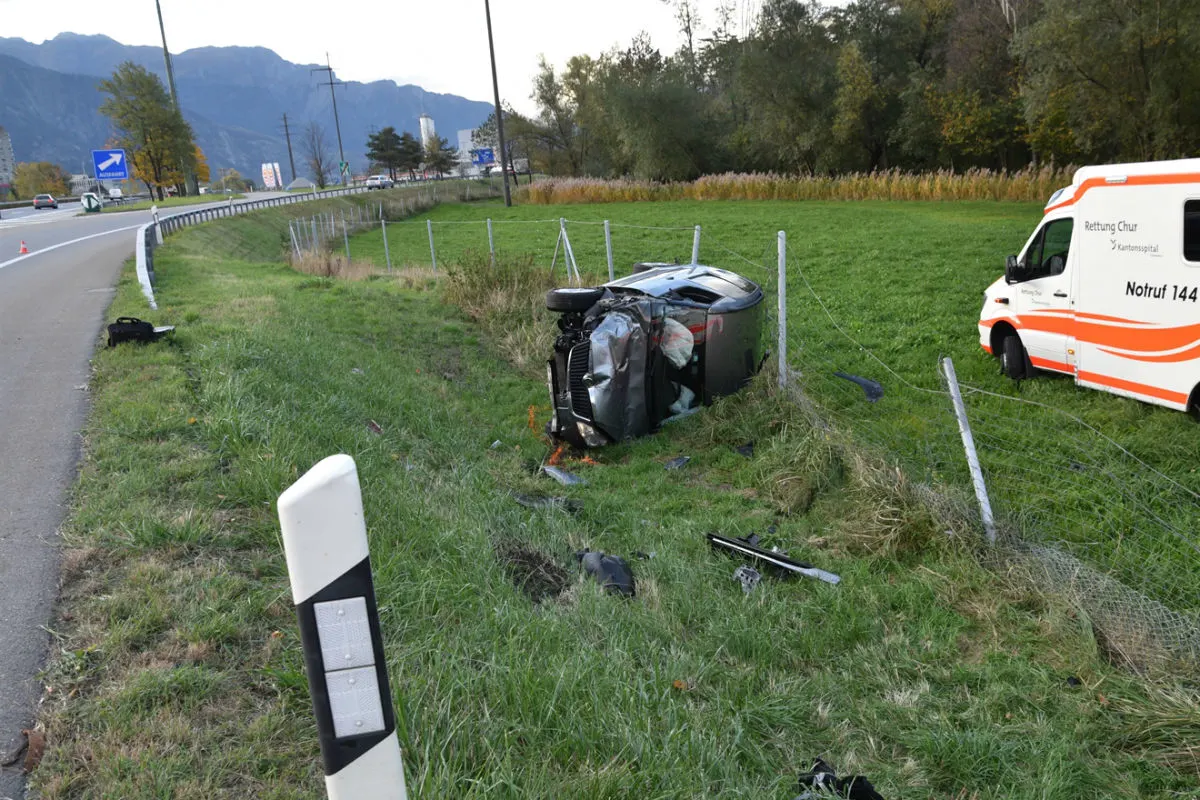 Unfall Landquart GR -  Ein Verletzter bei Kollision mit Wildschutzzaun