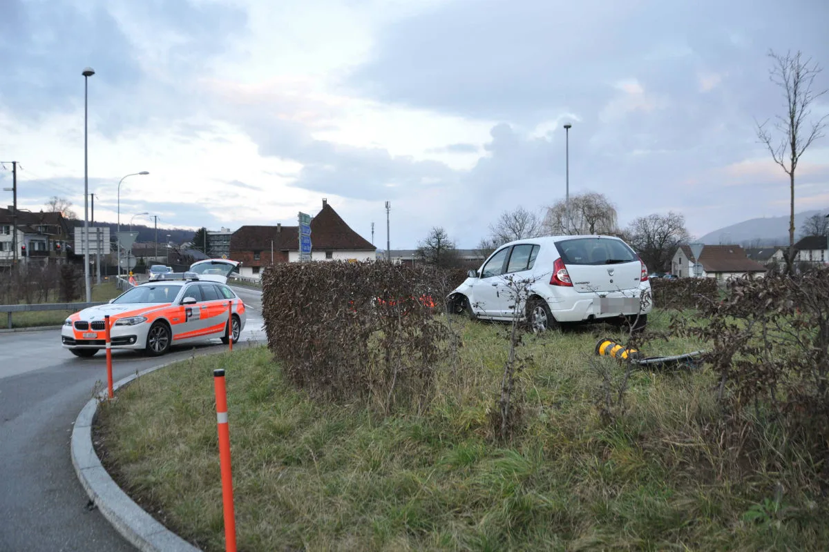 Wangen bei Olten SO - Im Kreisverkehr verunfallt - Zeugenaufruf