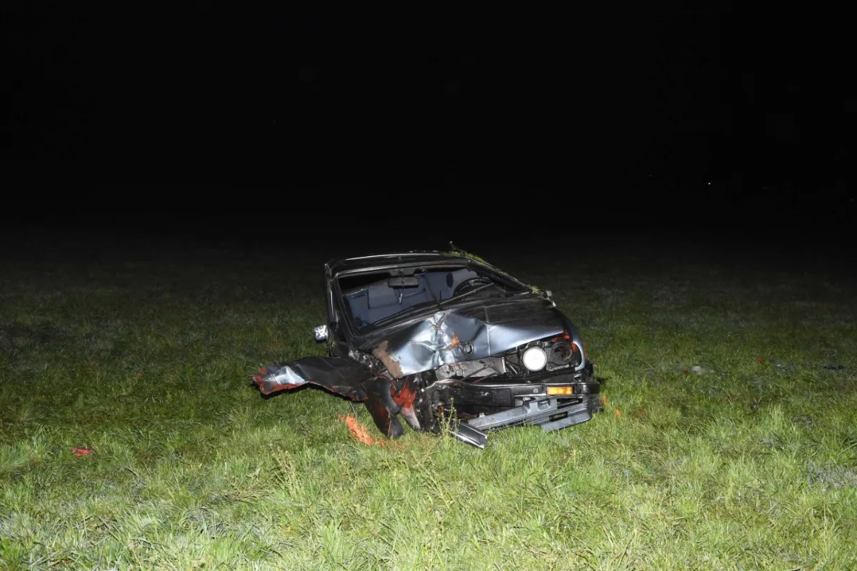 Zuckenriet SG - 20-Jähriger bei Selbstunfall aus dem Auto geschleudert und schwer verletzt!