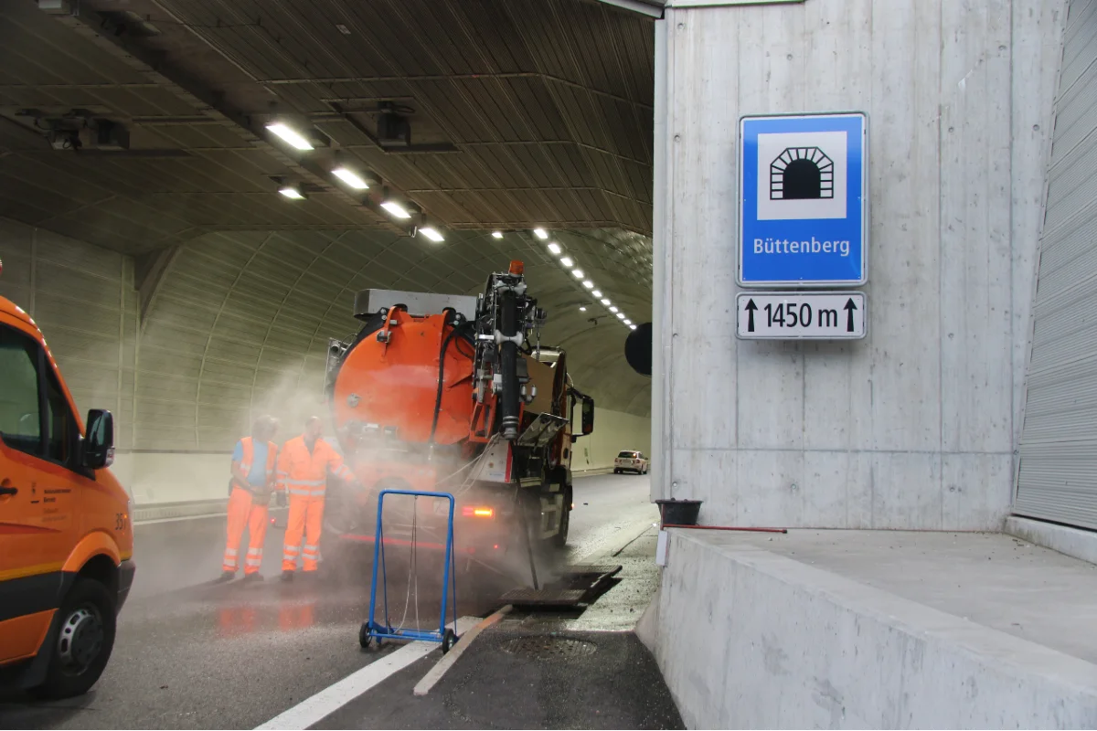 A5-Ostast Biel-Bienne BE - Nachtsperrungen für Tunnelreinigungen von Längholz- und Büttenbergtunnel