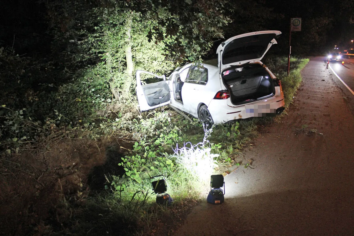 Langenfeld – Verdacht des illegalen Autorennens – 19-Jähriger bei Unfall schwer verletzt